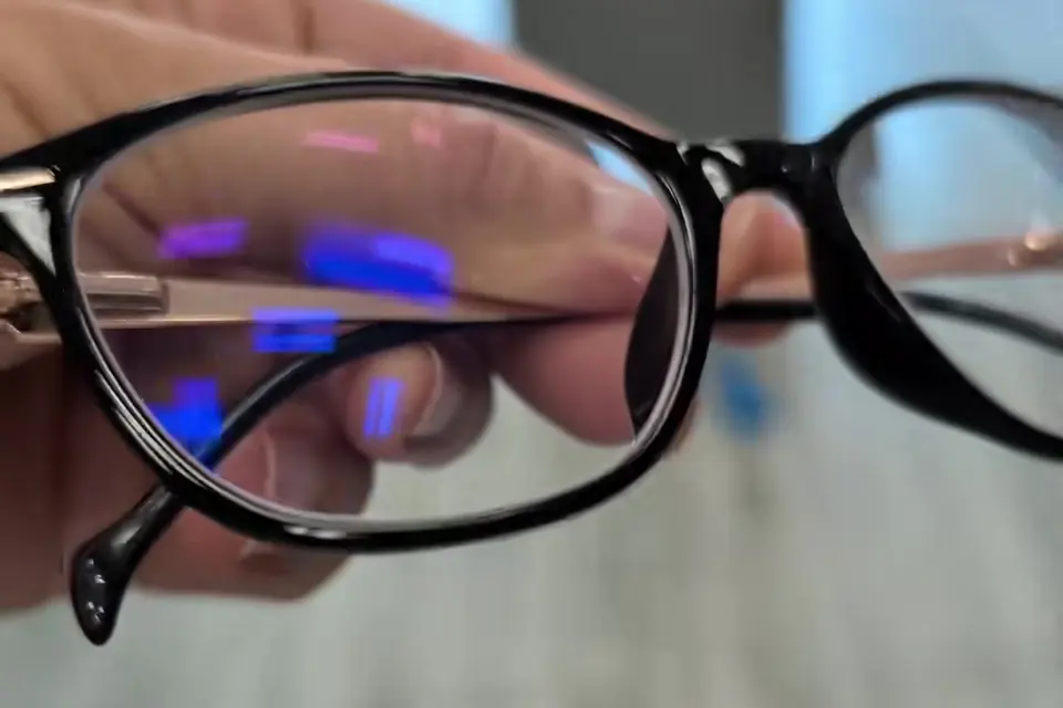 Ochelari cu reflexie albăstruie a filtrului pentru lumina albastră